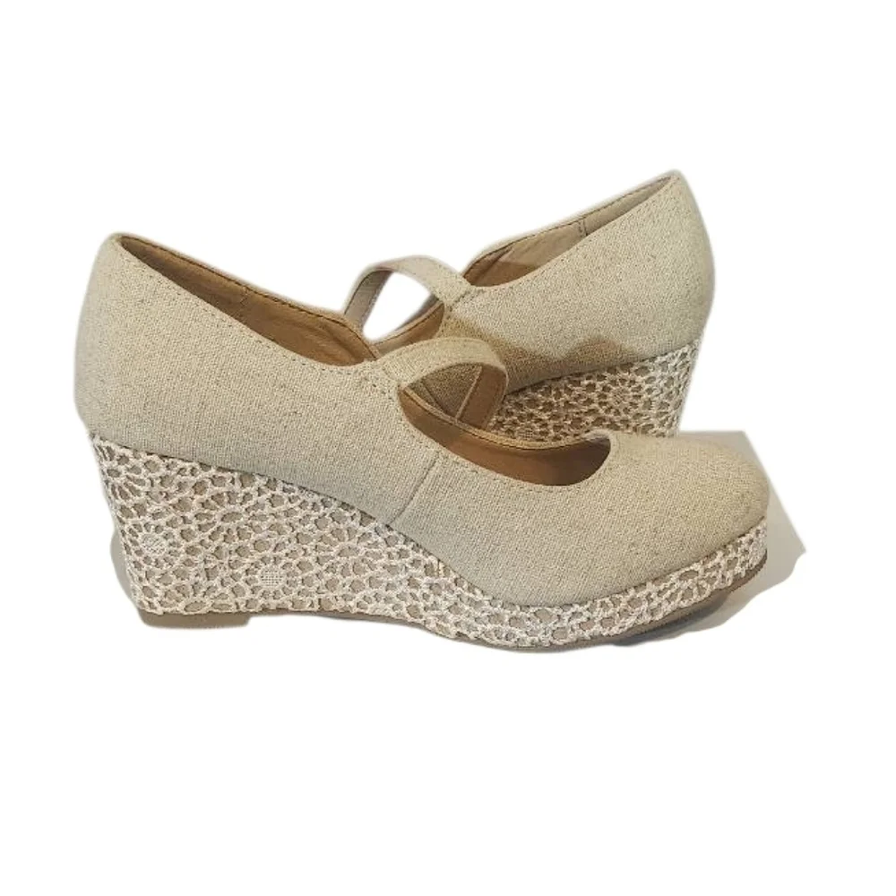 Soda Lace‎ Heel Cream Wedge Shoes Size 4M